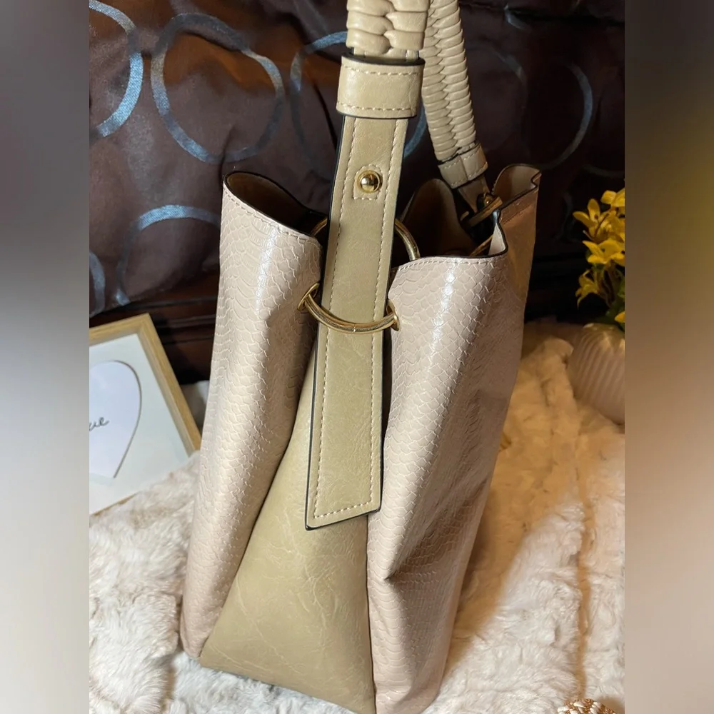 JEN & CO Olivia Hobo Bag 2 removable tassels vegan snakeskin w GUITAR STRAP EUC